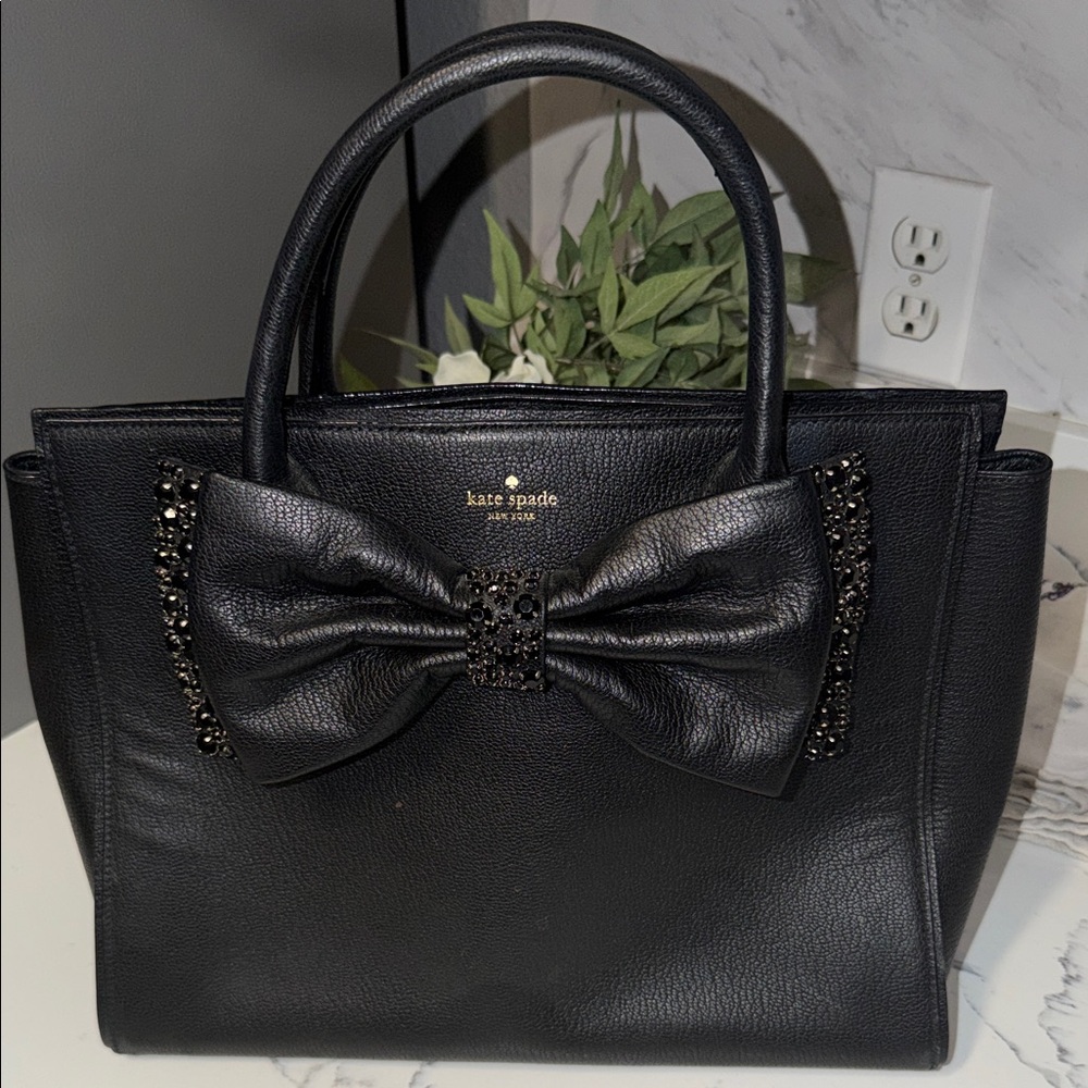 Kate Spade New York Meriwether Manor Place Black Leather.